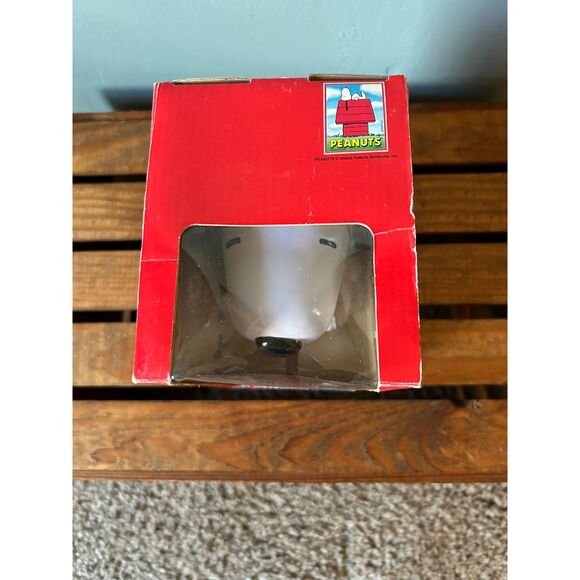 Peanuts Snoopy alarm clock table clock collectible in box by Pacific Innovations - Picture 6 of 10